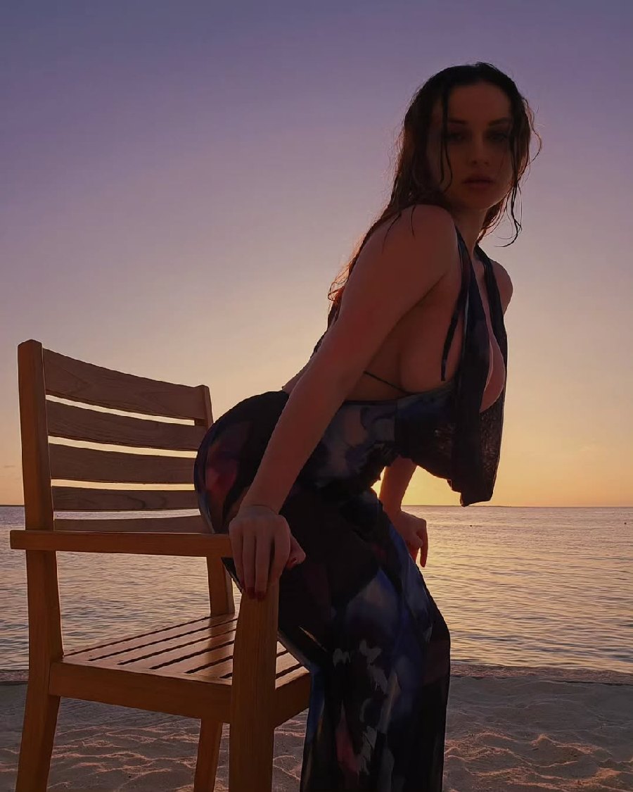 Sexy girl Miranda Faith nude in Sappopan