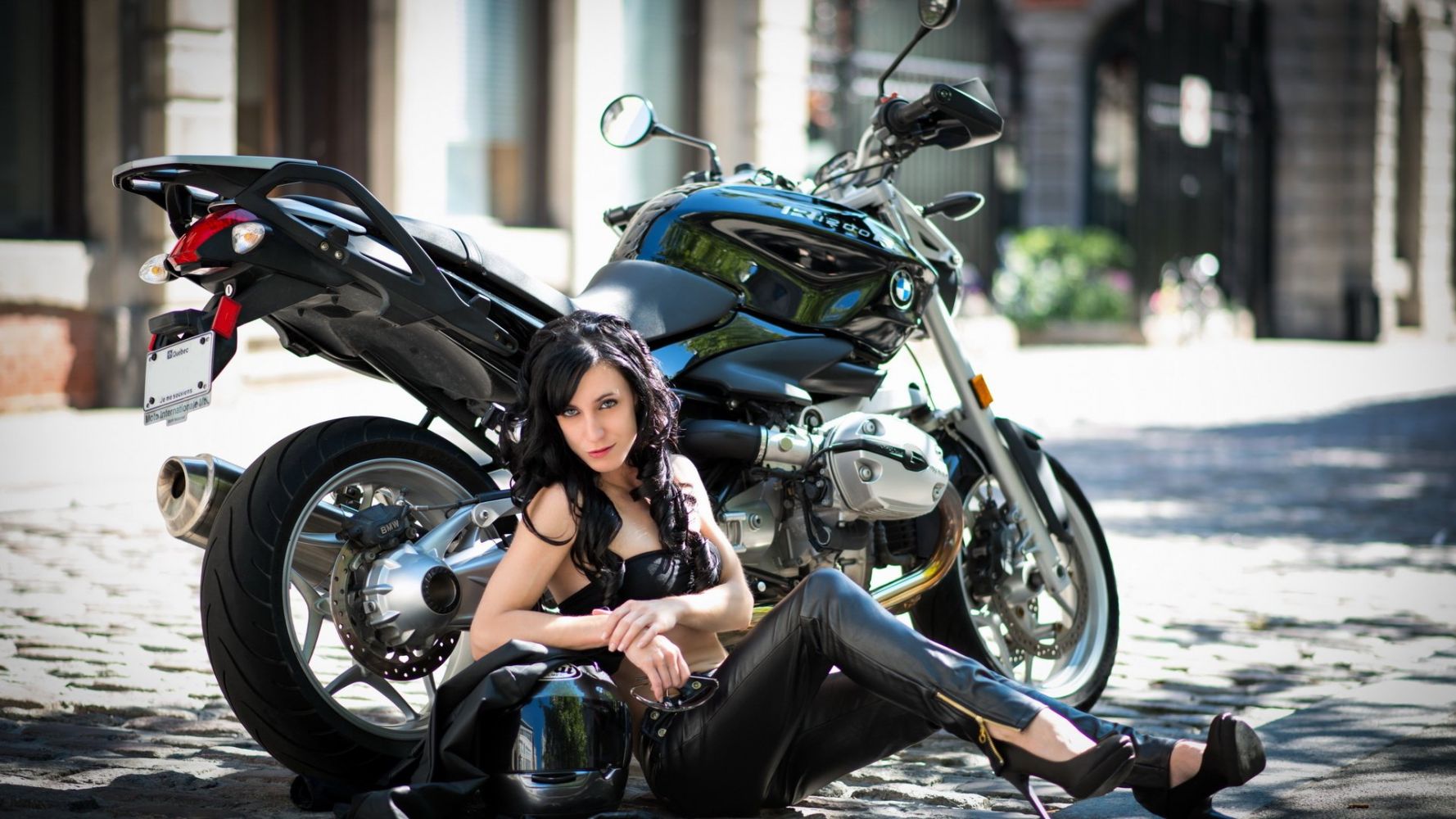 European women on bikes in Sappopan