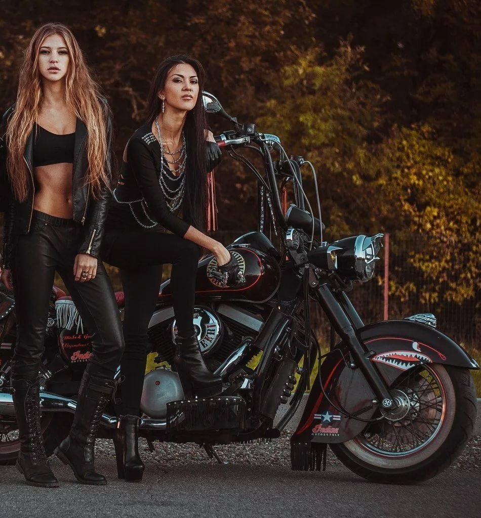 Beautiful girls and bikes in Sappopan