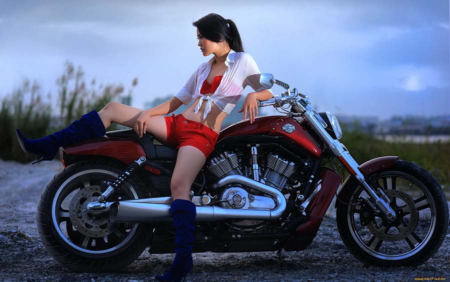 Beautiful girls and motorcycles in Sappopan