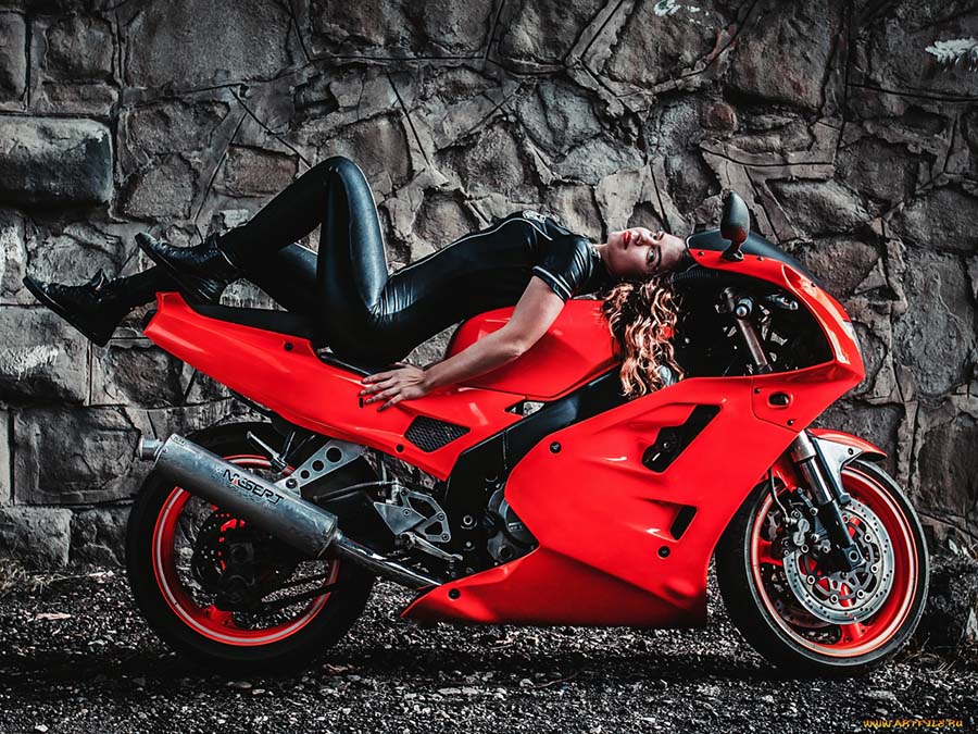 Beautiful girl Beautiful girls and motorcycles in Sappopan