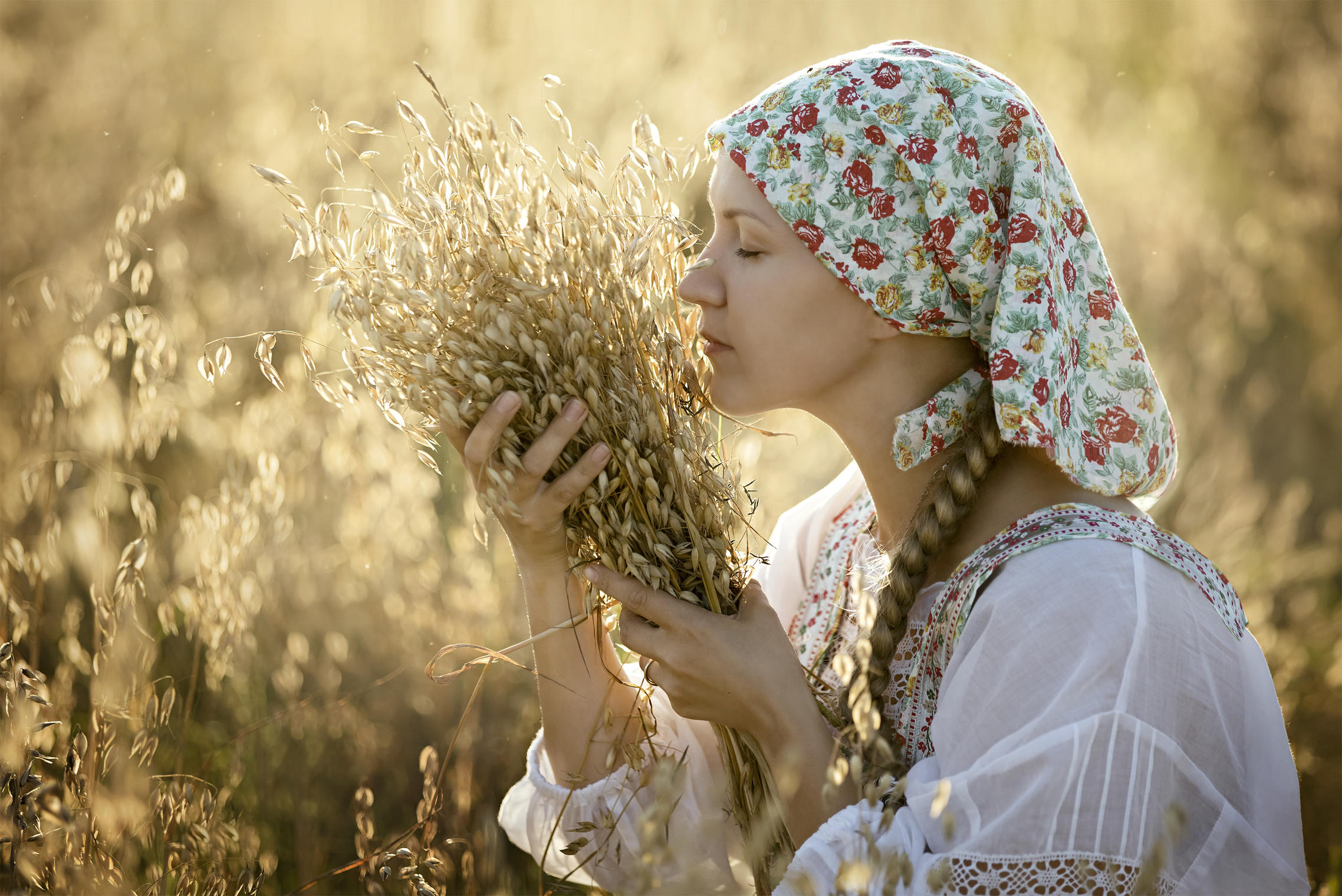 Photo Women in Slavic costumes in Sappopan